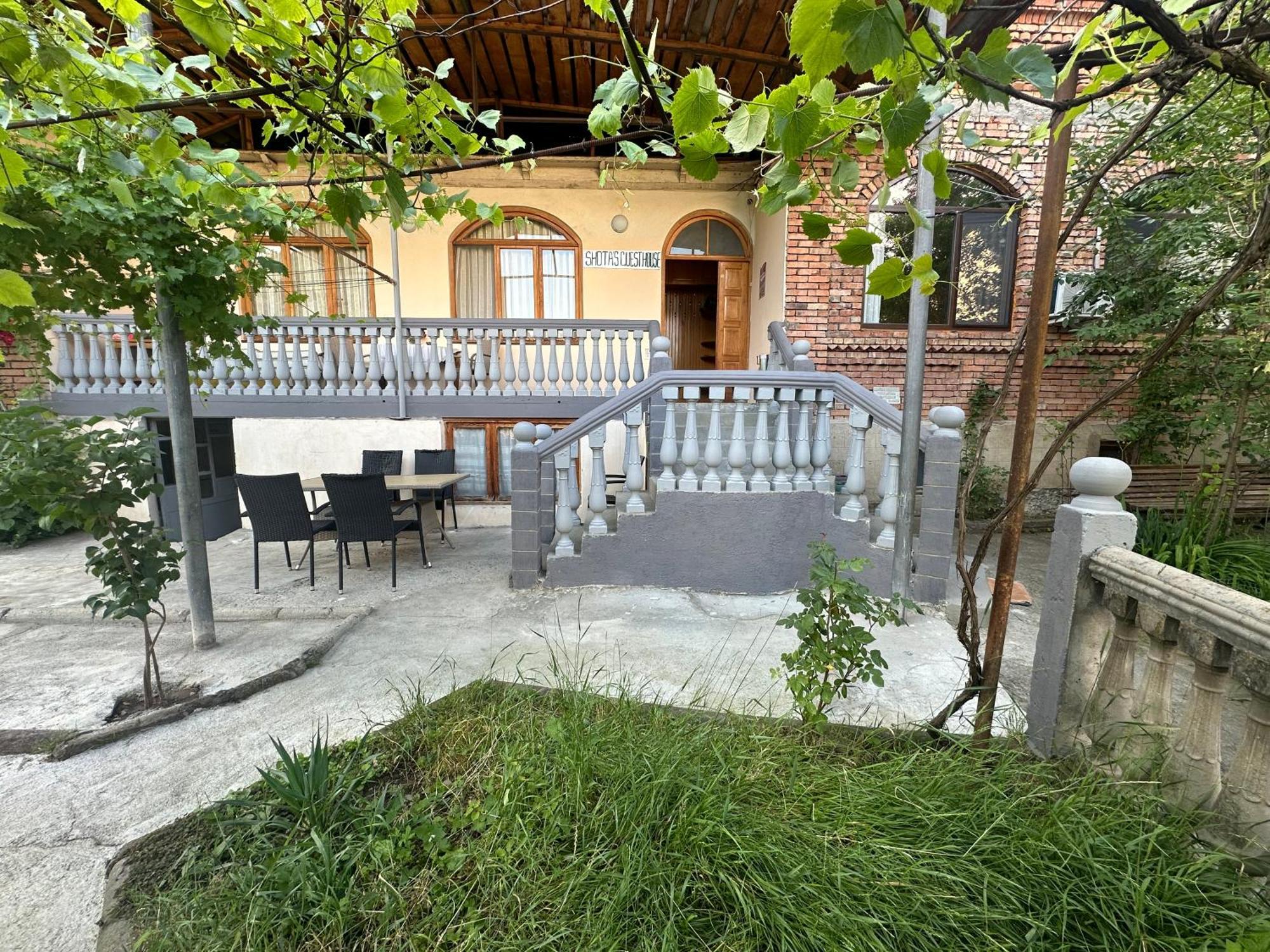 Shota'S Guest House Боржоми Екстериор снимка