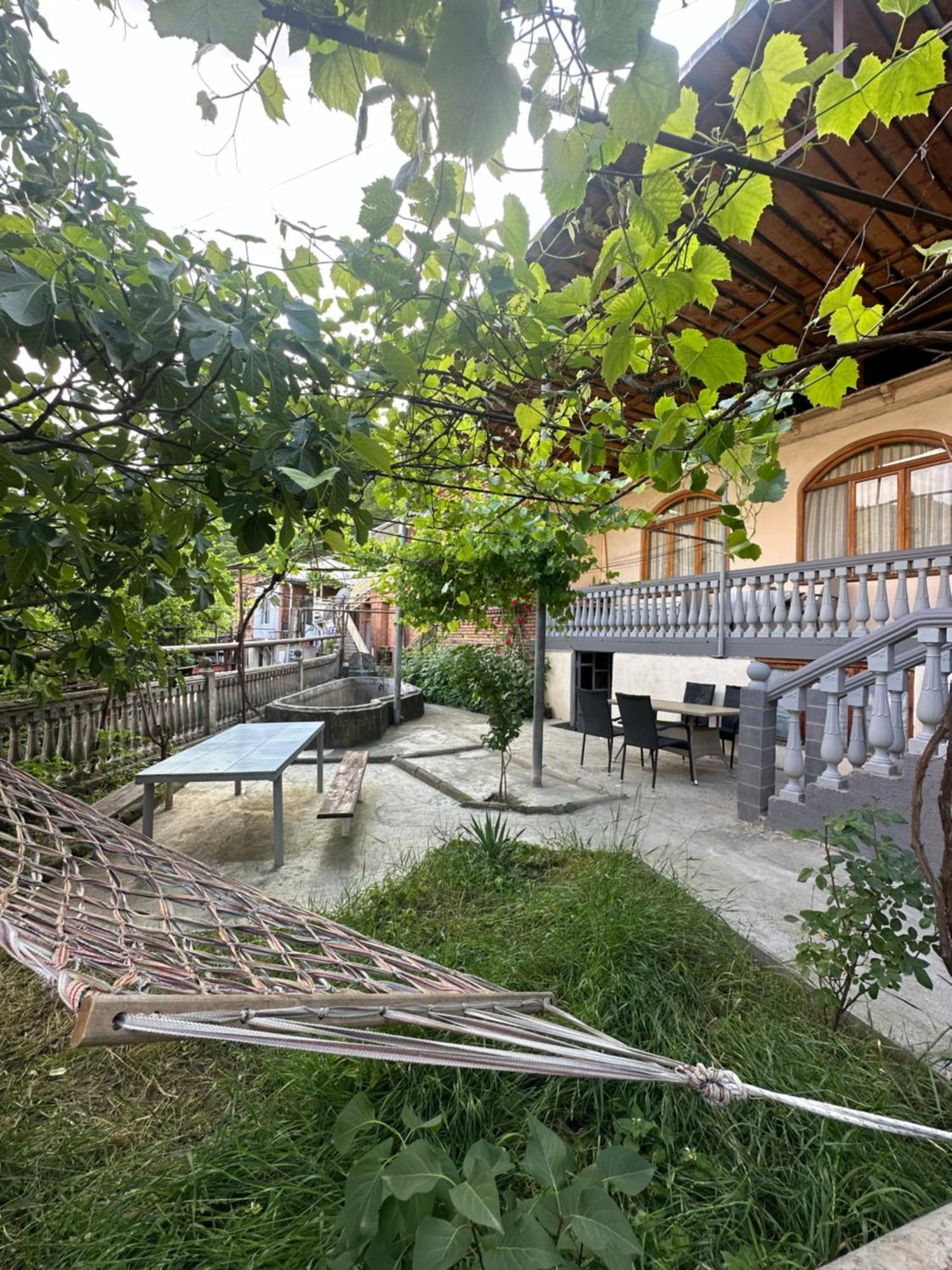 Shota'S Guest House Боржоми Екстериор снимка